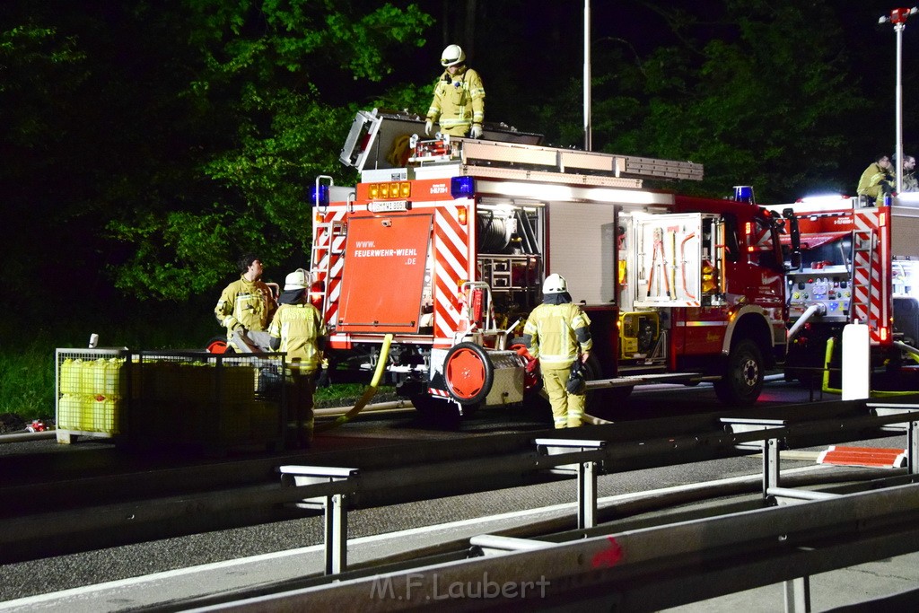 VU Gefahrgut LKW umgestuerzt A 4 Rich Koeln Hoehe AS Gummersbach P671.JPG - Miklos Laubert